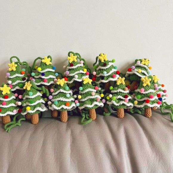 Glow-in-the-dark Christmas tree ornament — crochet car charm, rearview mirror - Picture 9 of 12